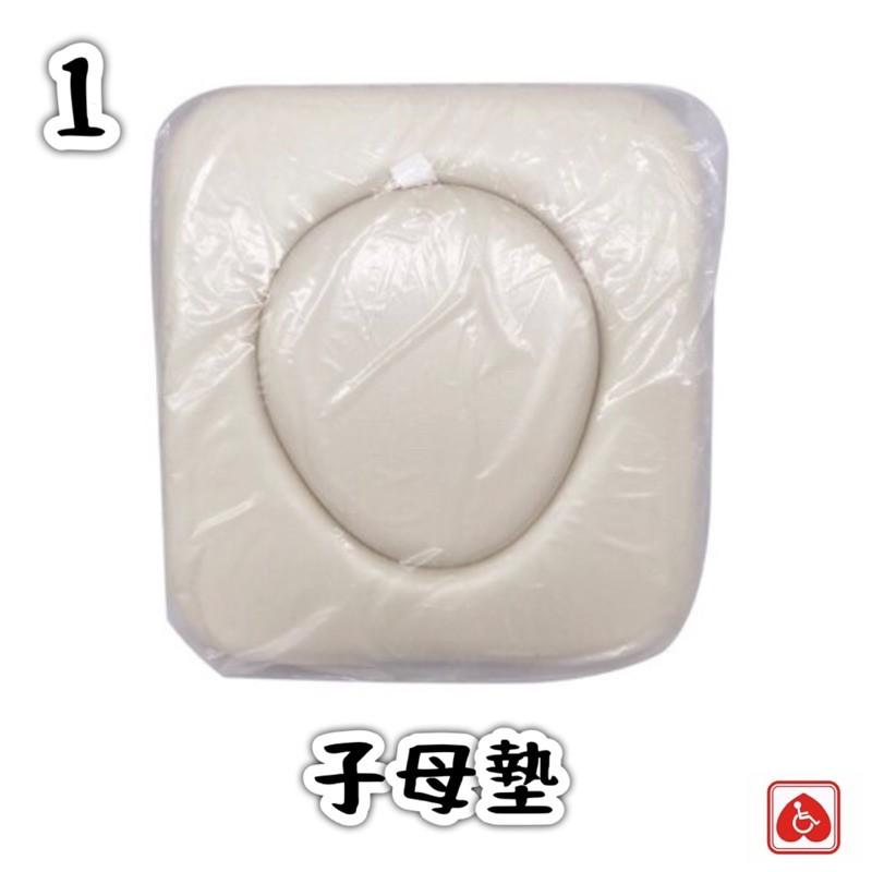 ❰現貨免運❱ 便盆椅配件總彙 便盆椅軟墊 通用款 子母墊 U型 中空 普通墊 便椅桶子 軟墊 坐墊 便盆椅 輪子 桶子-細節圖4