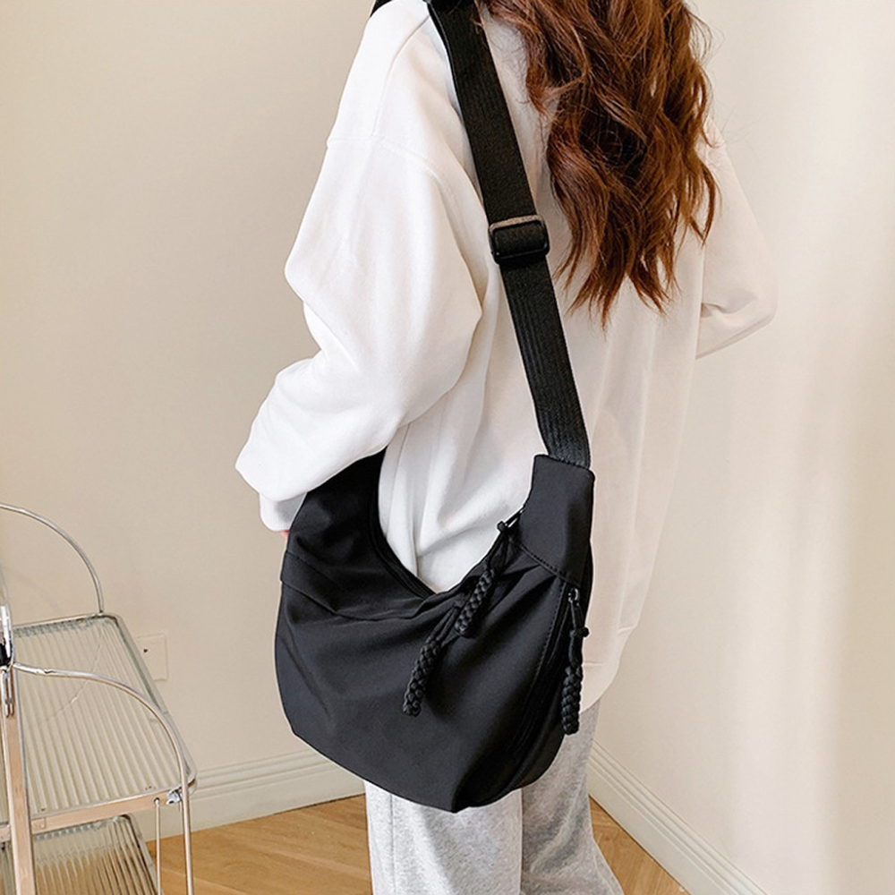 【台灣現貨🔥防潑水🔥】 餃子包 韓版斜挎餃子包 大容量側背包 馬鞍包 肩背包 女生包包 月亮包 百搭女包 斜挎包-細節圖4