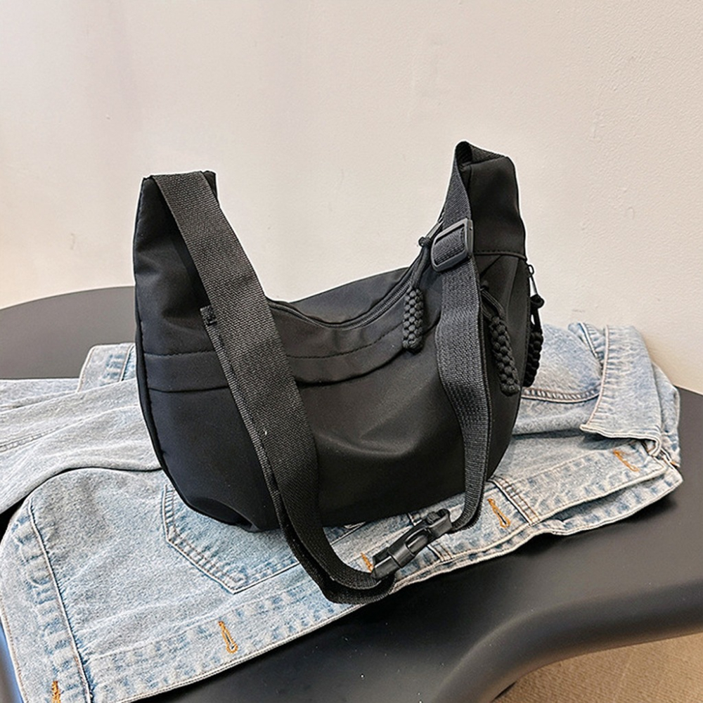 【台灣現貨🔥防潑水🔥】 餃子包 韓版斜挎餃子包 大容量側背包 馬鞍包 肩背包 女生包包 月亮包 百搭女包 斜挎包-細節圖6