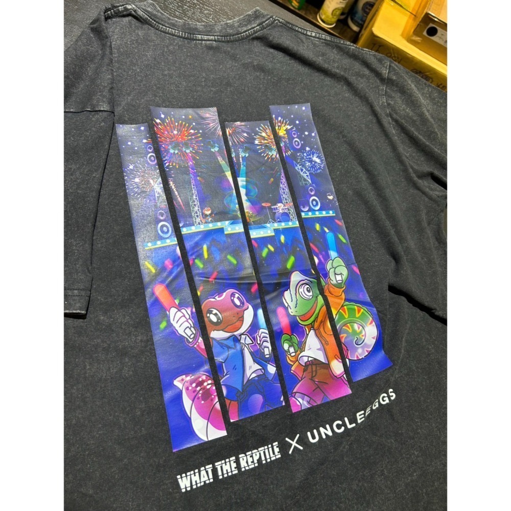 【現貨】三小爬寵 x 蛋叔叔爬蟲用品-衝撞系飼養-聯名水洗T/掛軸/預購產品/限量發售/潮T/海報/爬蟲祭-細節圖4