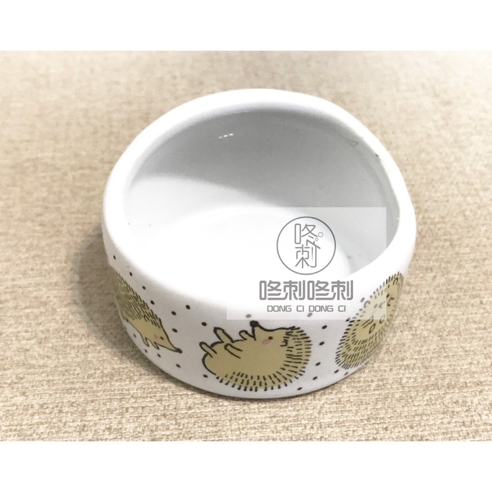 咚刺咚刺 刺蝟 蜜袋鼯 鼠鼠 斜口 防翻 陶瓷食盆 瓷碗-細節圖3