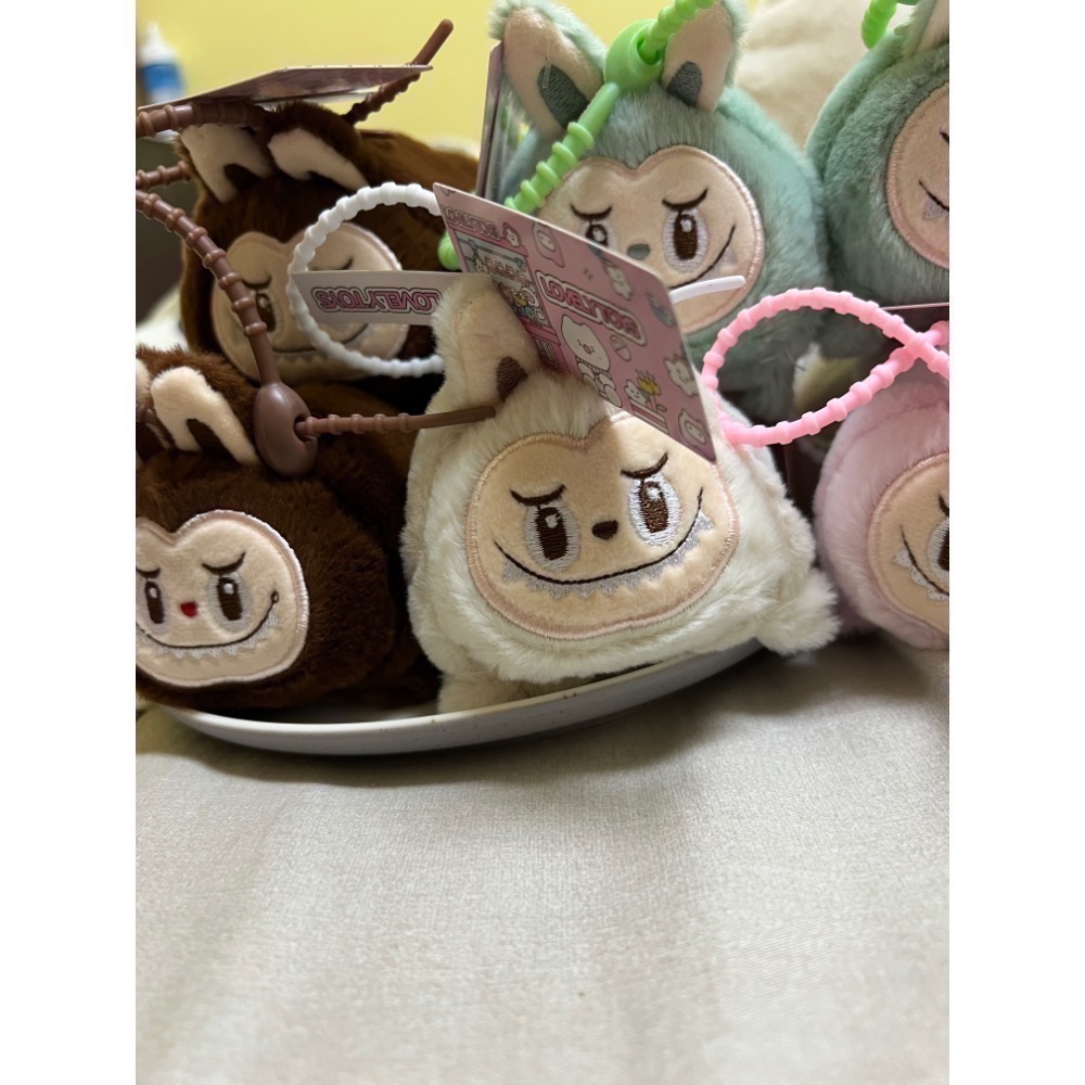 全新品👛超夯超可愛LABUBU多色絨毛小錢包小錢包零錢包可裝airpods pro耳機-細節圖2