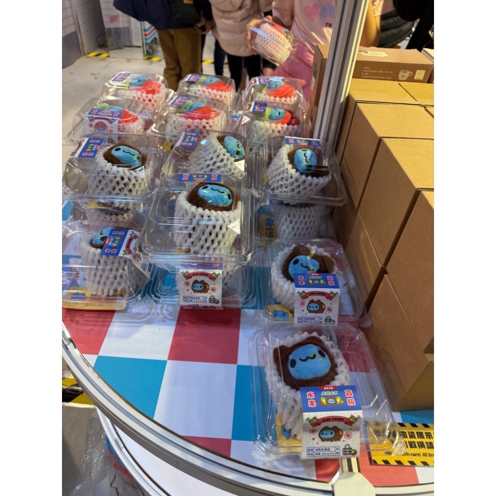 全新品🐶新品✨台灣百味快閃店 ✨貓貓蟲 奇異果咖波9cm絨毛吊飾 奇異果咖波 11cm奇異果狗狗 娃娃 咖波絨毛-細節圖2