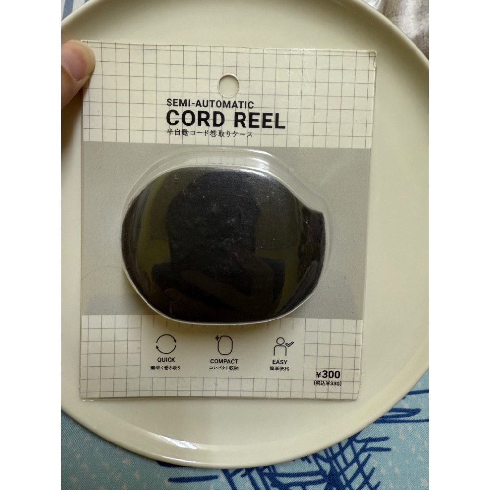 全新品🎯 現貨🔥 日本🇯🇵【3COINS】自動收線器 線材整理 手機線捲線盒 耳機線、充電線收納 旅行收納神器-細節圖3