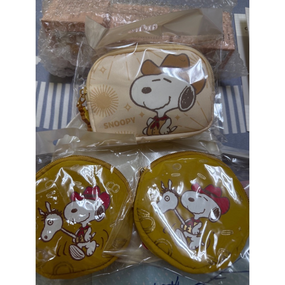 全新品🥜 7-11 Peanuts 金馬開運 馬年限定 史努比 雙層零錢包奶茶色、圓形零錢包、耳機包-細節圖3