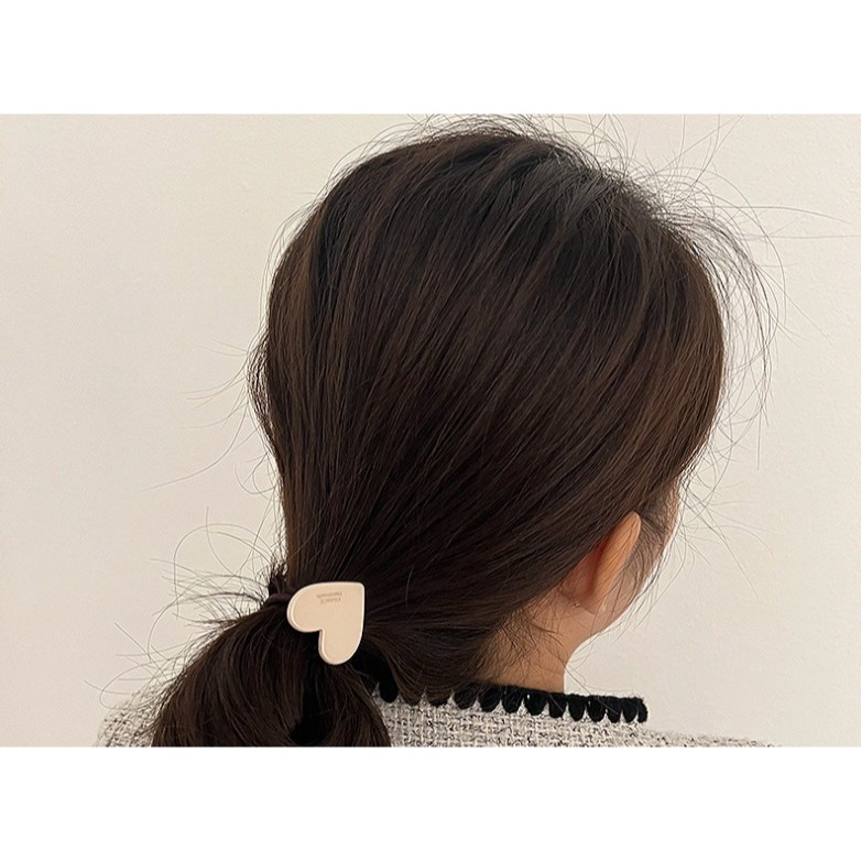 (24小時出貨) 黑白愛心撞色髮圈 大腸圈 馬尾圈 髮飾 造型髮圈 可當手環-細節圖6