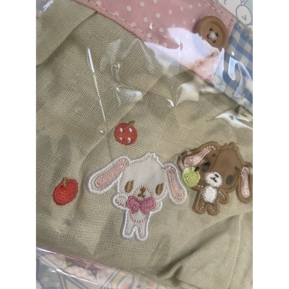 奶油點心兔~絕版蜜糖邦尼/甜點兔/sugarbunnines刺繡款拉鍊化妝包/收納小包~格紋鈕扣田園風-細節圖3