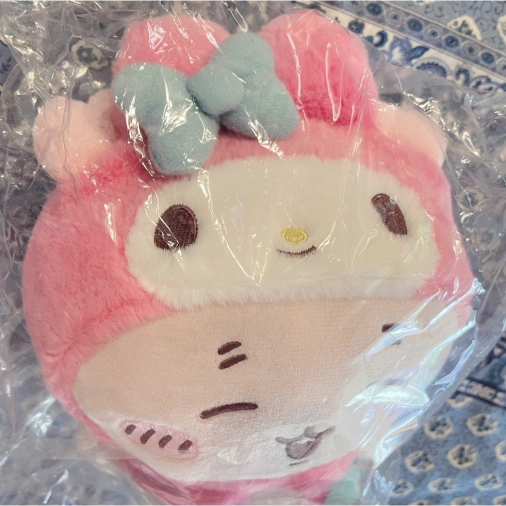 奶油點心兔~吉伊卡哇三麗鷗聯名，古本屋變裝美樂蒂大娃/絨毛玩偶-細節圖2