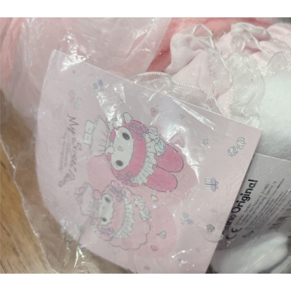 奶油點心兔~2023年美樂蒂生日烘焙系列：美樂蒂廚師服造型超美淡粉色洋裝奶油髮箍大娃/絨毛玩偶-細節圖2