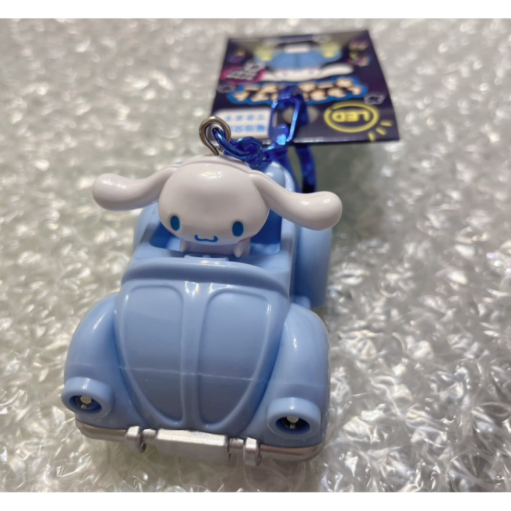 奶油點心兔~日本全新正版三麗鷗商品，大耳狗開小車車手電筒鑰匙圈第二代-細節圖2