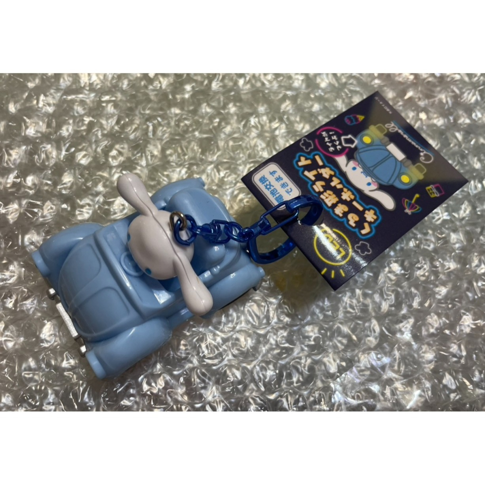 奶油點心兔~日本全新正版三麗鷗商品，大耳狗開小車車手電筒鑰匙圈第二代-細節圖3