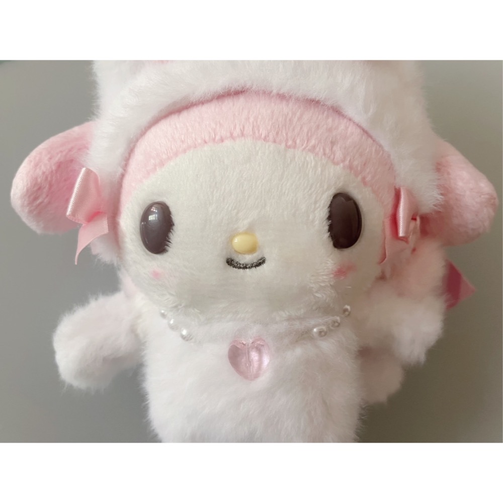 奶油點心兔：全新正版三麗鷗原宿店限定，美樂蒂長腿白色貓咪吊飾娃-細節圖2