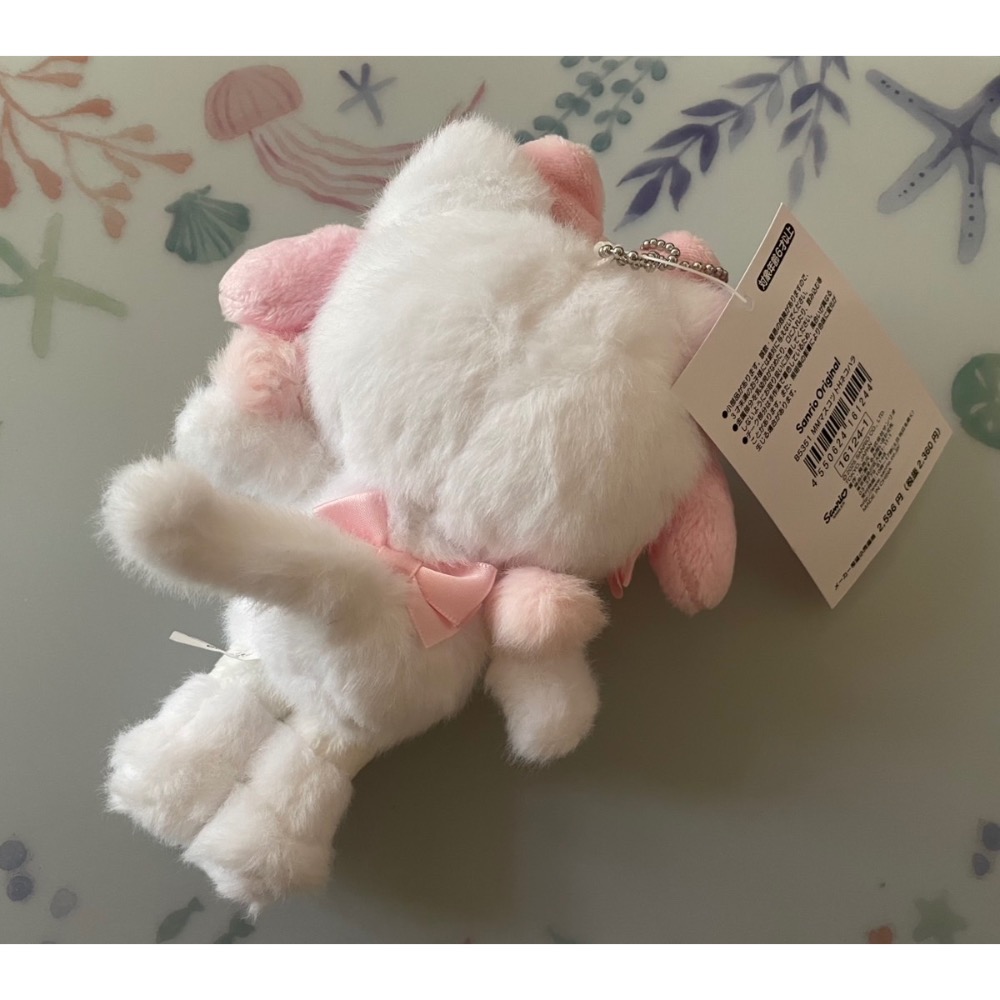 奶油點心兔：全新正版三麗鷗原宿店限定，美樂蒂長腿白色貓咪吊飾娃-細節圖3