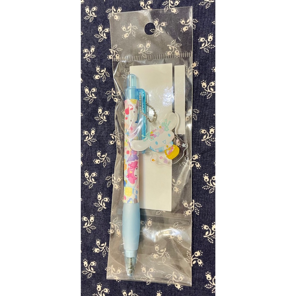 奶油點心兔：日本和諧樂園限定販售，春天的花園系列大耳狗喜拿壓克力吊飾原子筆，日本製-細節圖2