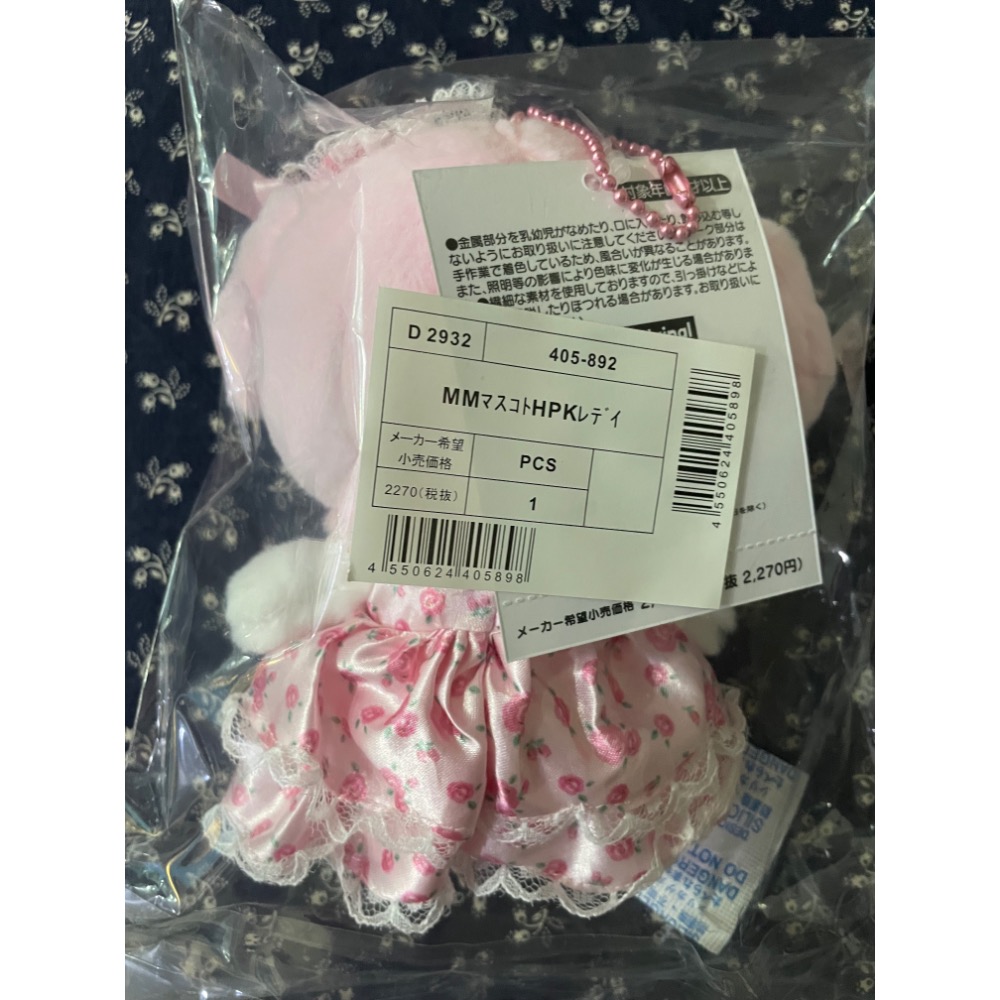 奶油點心兔：美樂蒂生日系列，粉紅色玫瑰花洋裝造型吊飾娃-細節圖4