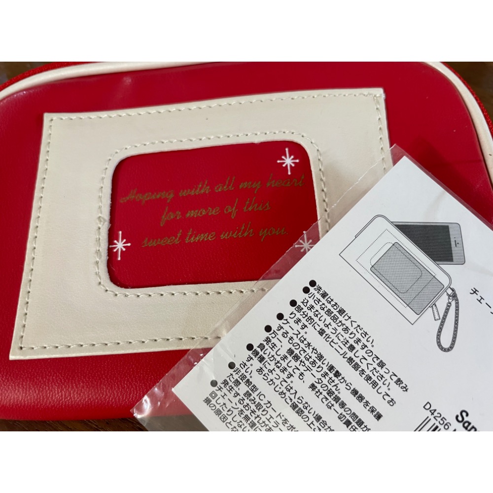 奶油點心兔：2014年絕版紅色耳朵美樂蒂皮革質感扁平收納袋、小包、手機包，附夾層，雪花拉鍊-細節圖4