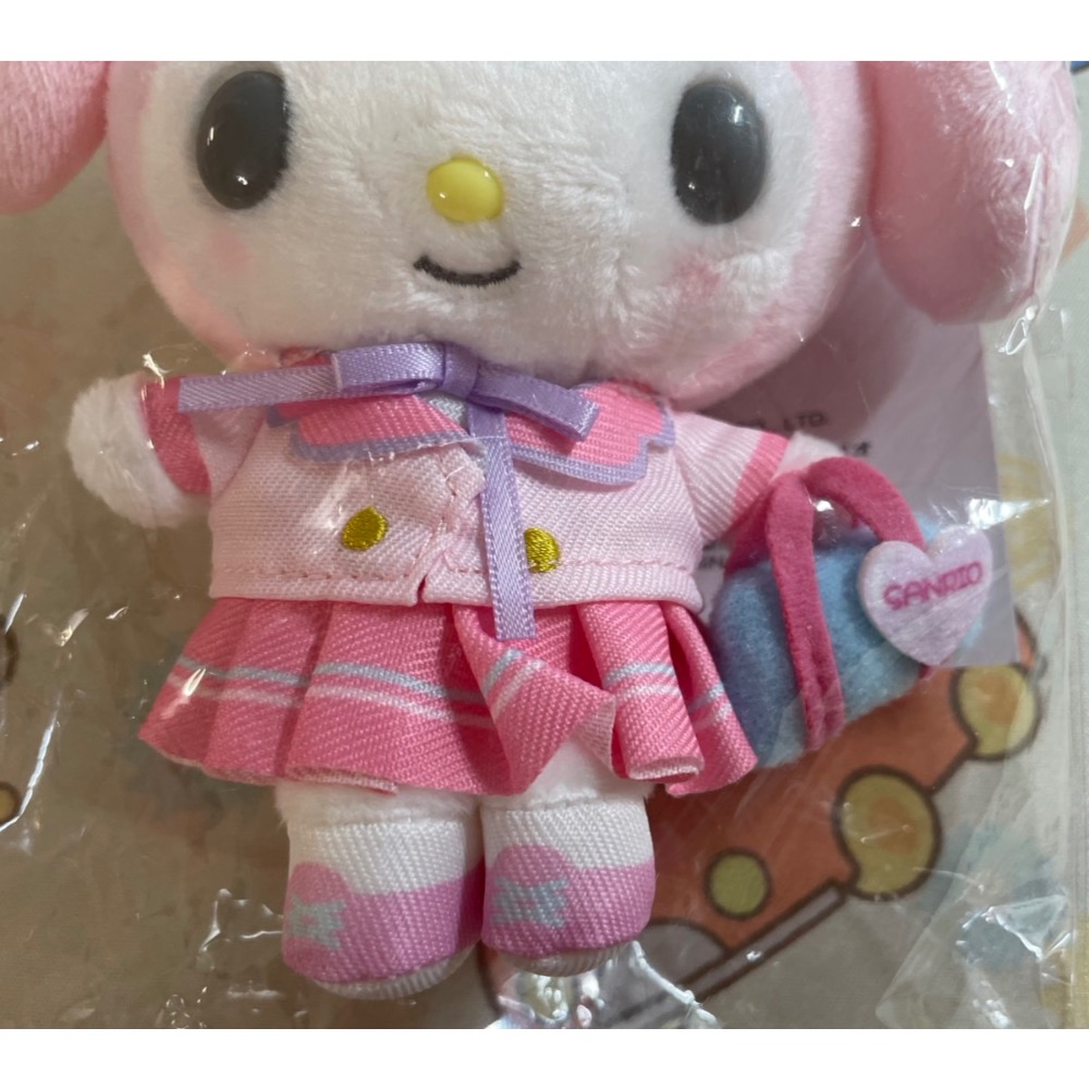 奶油點心兔：全新正版三麗鷗學園系列，美樂蒂學院風學生服造型吊飾娃～-細節圖2