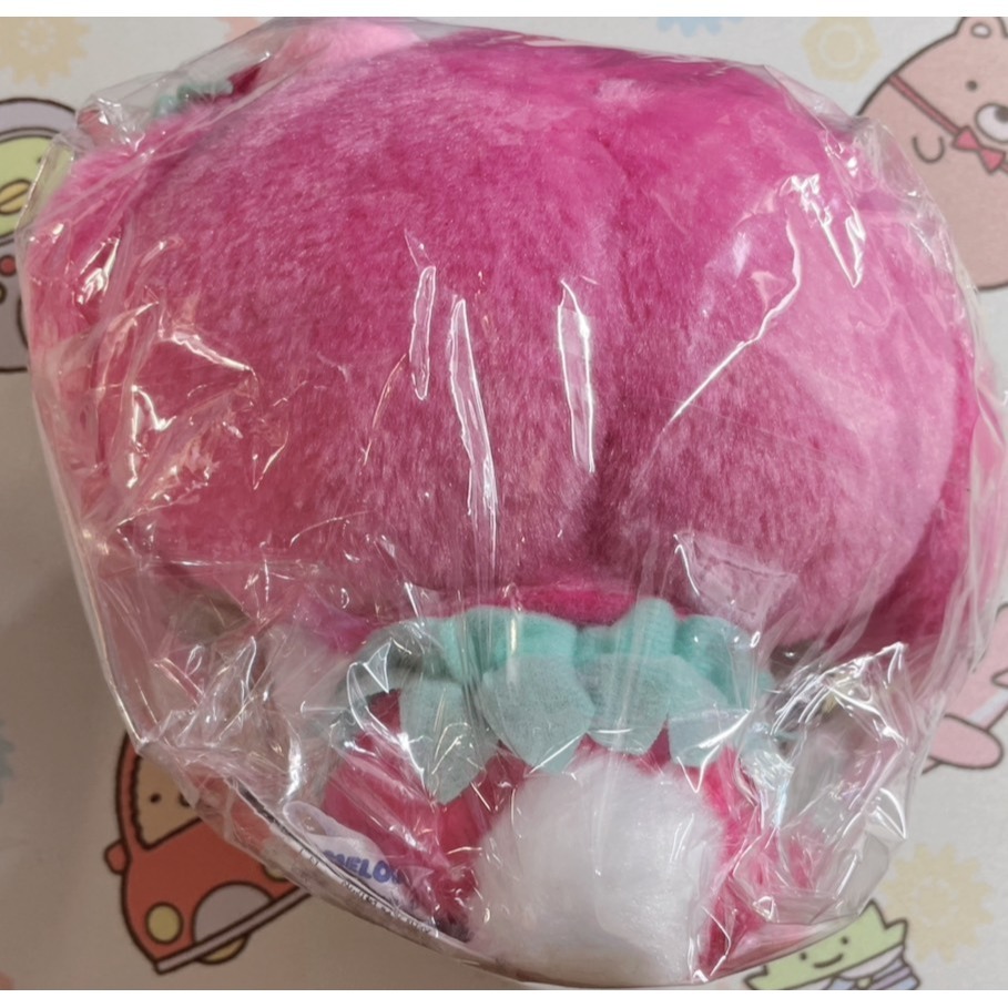 奶油點心兔~2021年絕版sanrio草莓季系列：美樂蒂超可愛草莓裝造型絨毛玩偶/軟布娃~笑瞇瞇眼~彎彎眼-細節圖3