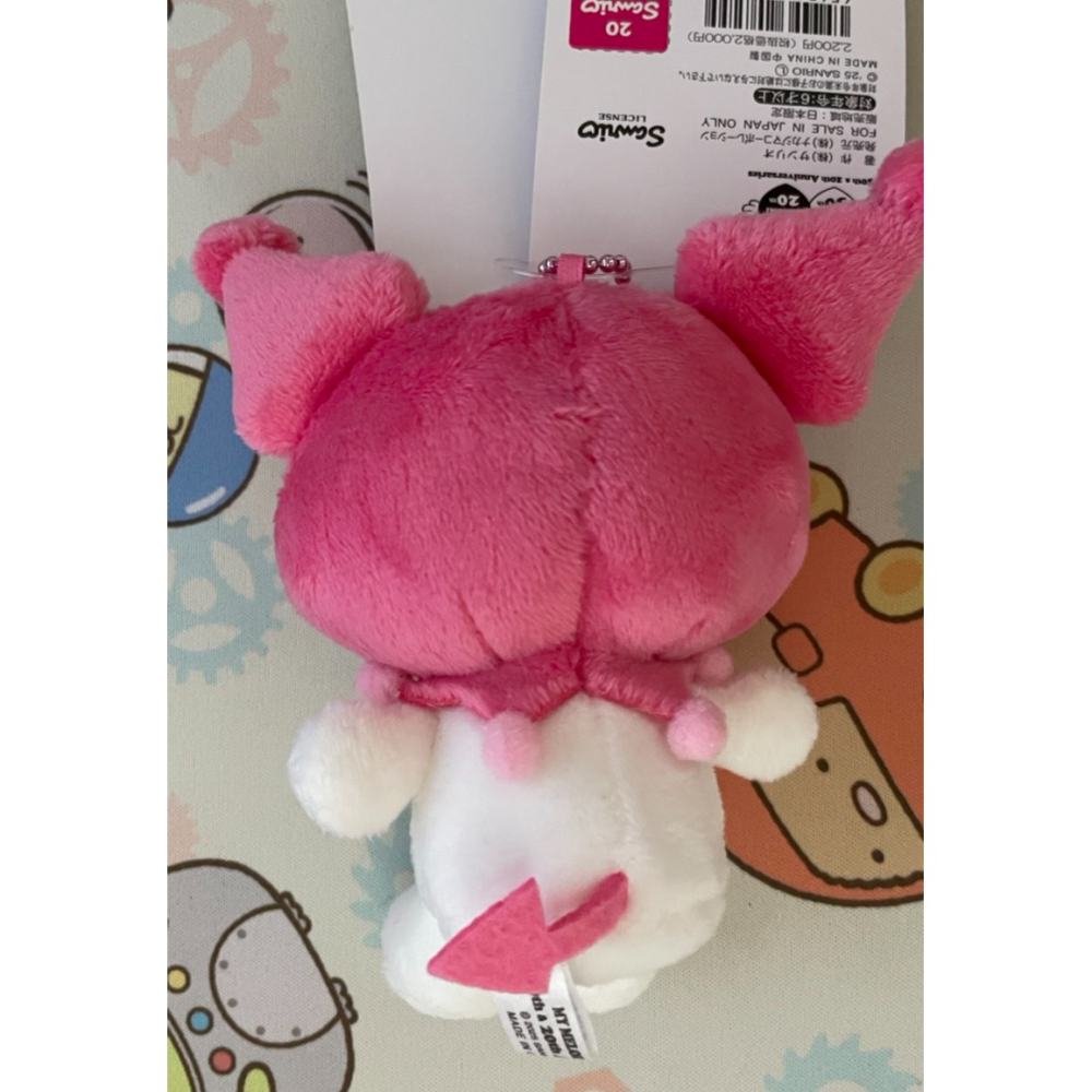 奶油點心兔~美樂蒂50th&酷洛米20th系列商品：絕版庫洛米哭到變粉紅色超可憐造型吊飾娃~桃粉> <眼~KUROMI-細節圖3