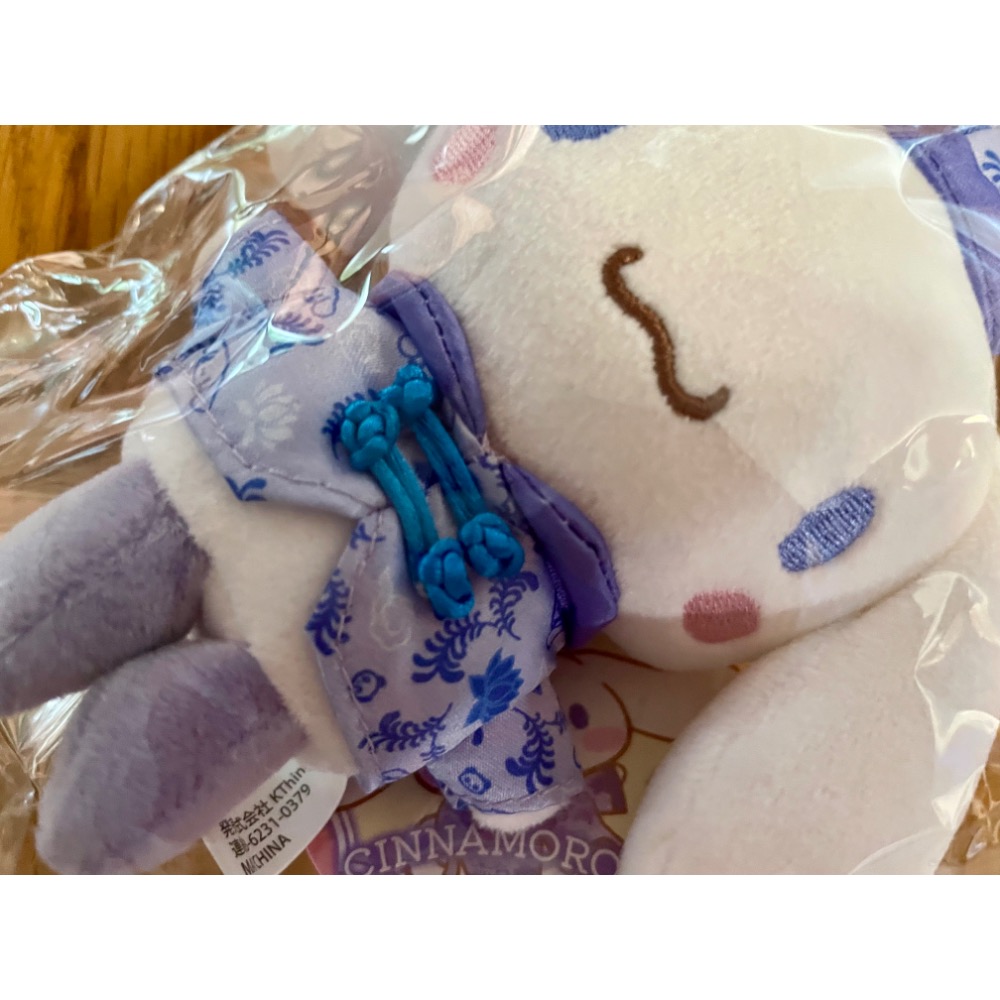 奶油點心兔：日本限定販售，中華風系列大耳狗中式服裝吊飾娃娃-細節圖3