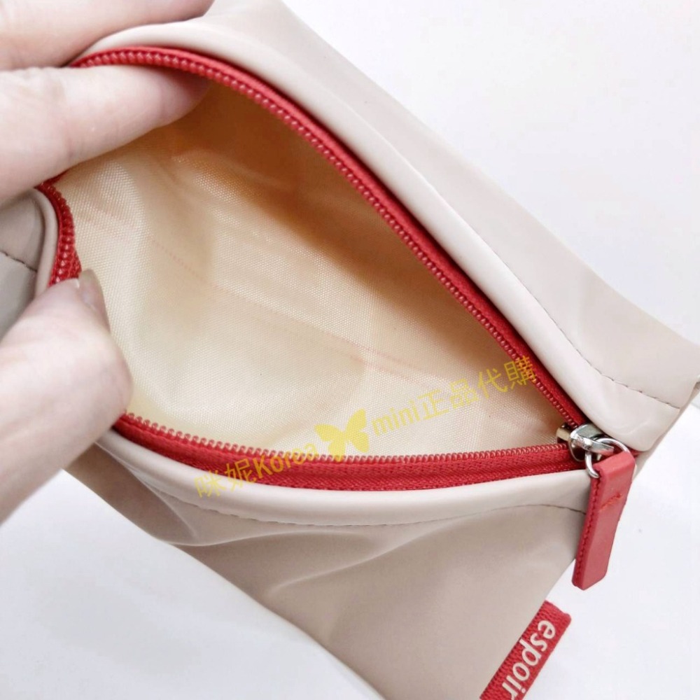 mini♥️咪妮♥️espoir 奶茶色化妝包 不對稱斜拉鏈特殊造型 隨身包 收納包-細節圖5
