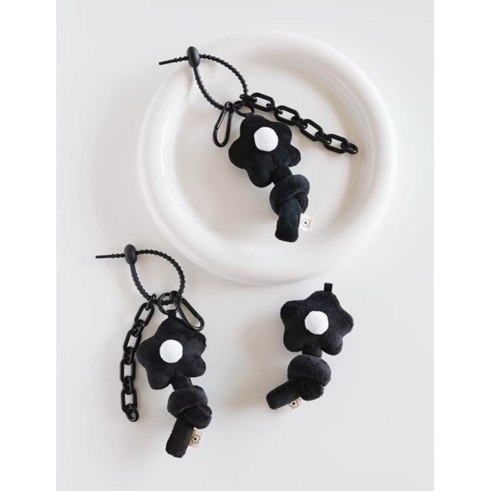 暗黑系毛絨小眾花花掛件吊飾