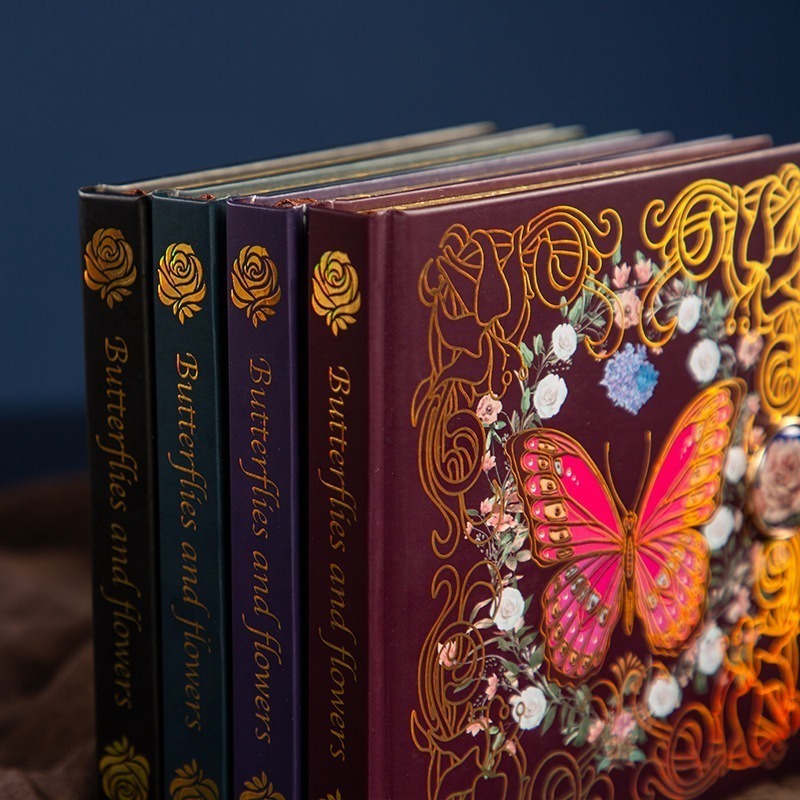 BONBONBONNIE🐰薔薇蝶禮 復古蝴蝶 燙金精裝硬殼彩頁方方筆記本手帳本-細節圖4