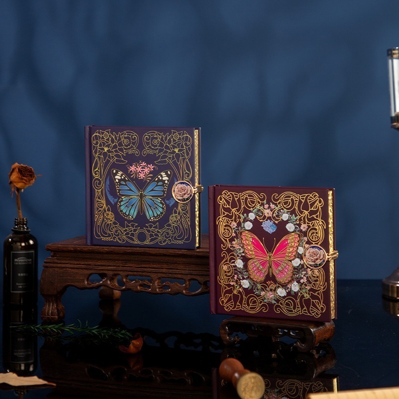 BONBONBONNIE🐰薔薇蝶禮 復古蝴蝶 燙金精裝硬殼彩頁方方筆記本手帳本-細節圖5