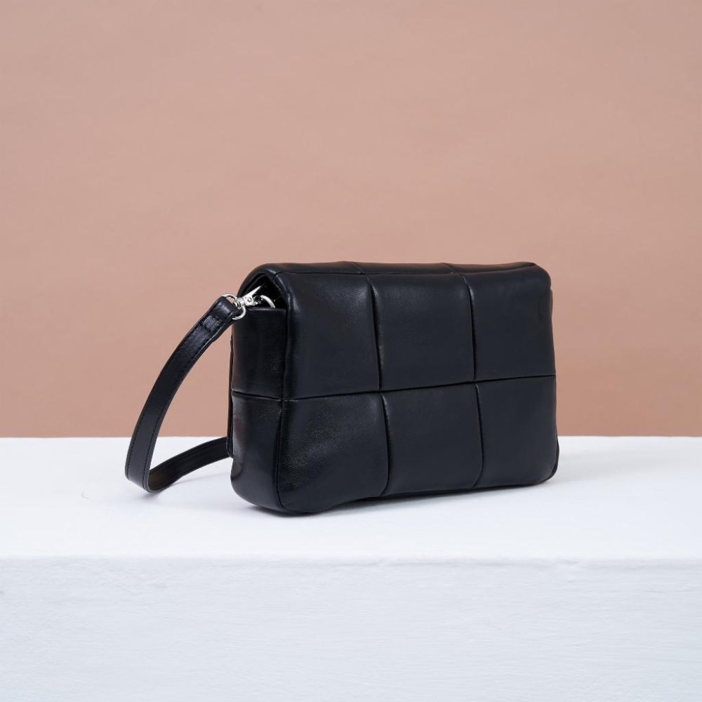 關注折價 全新【Baggington】Irie方格斜背包 黑色 百搭 可放長夾-細節圖2