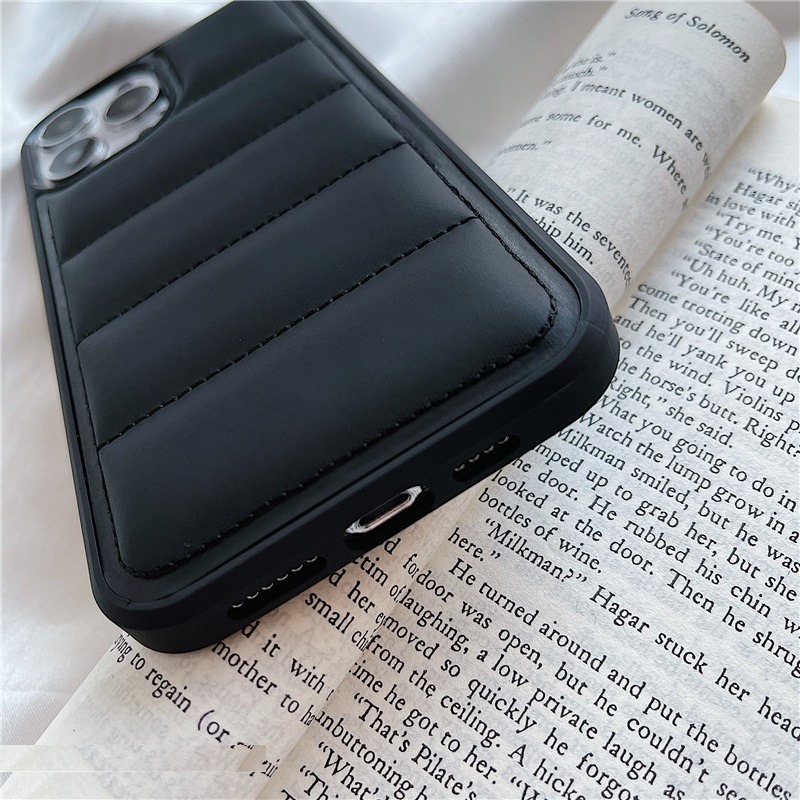 iphone X XR XS 11 12 13 14 pro max 羽絨外套造型手機殼 鏡頭加高 軟殼 男 黑色-細節圖4