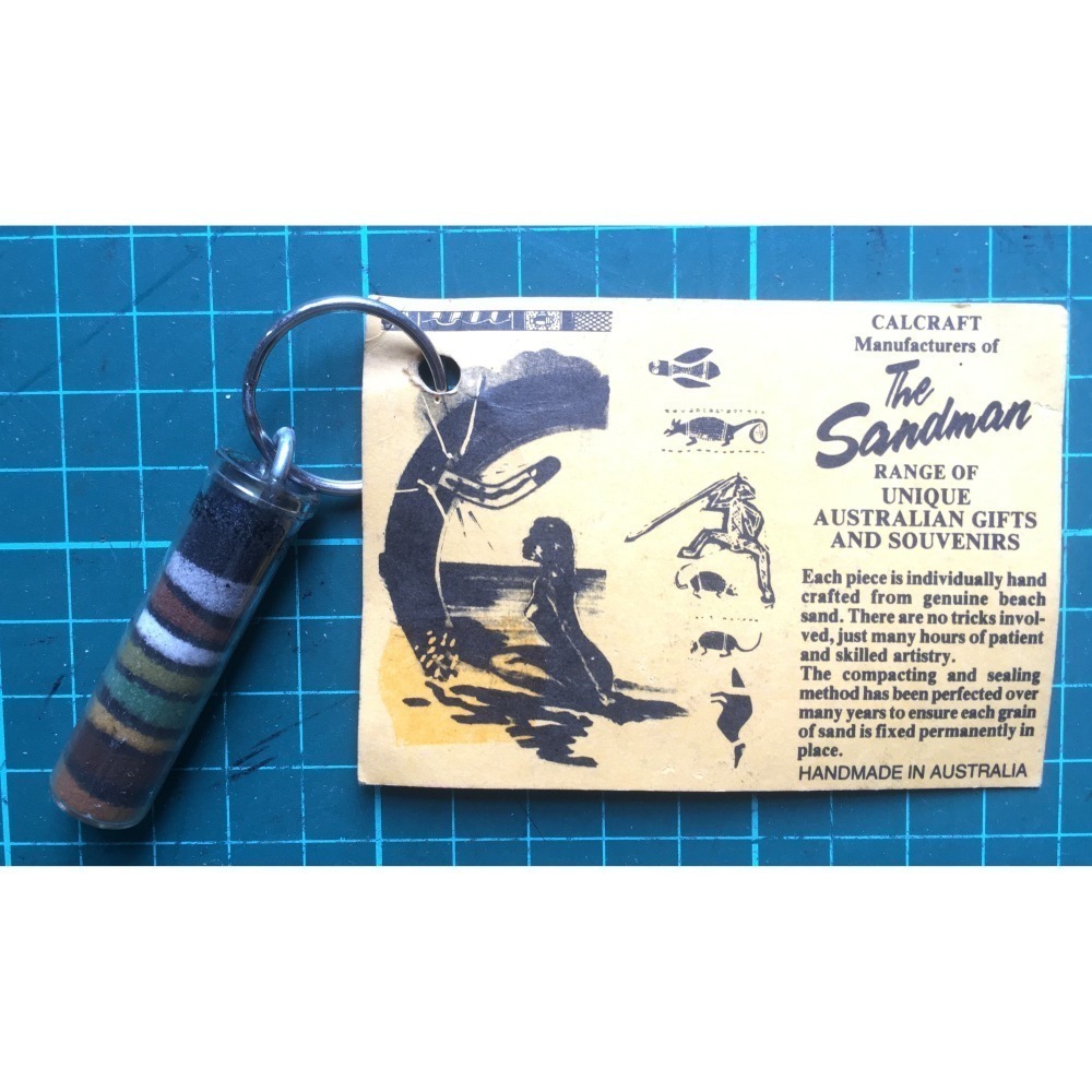 澳洲 原住民手工製 彩砂 鑰匙圈；日本 手機吊飾；日本EXPO＇85 世博會 ( 1985筑波科學博覽會) 紀念鑰匙圈-細節圖2