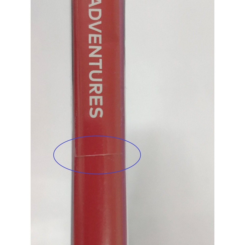 全新未拆 側邊割痕瑕疵