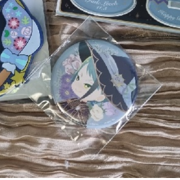 正確版!迪士尼扭曲仙境海寮Jade盛開生日壓克力立牌徽章Disney Twisted-Wonderland-細節圖2