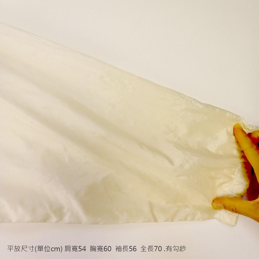 220802白色珠光電繡圖樣外套風衣二手有勾絲-細節圖4