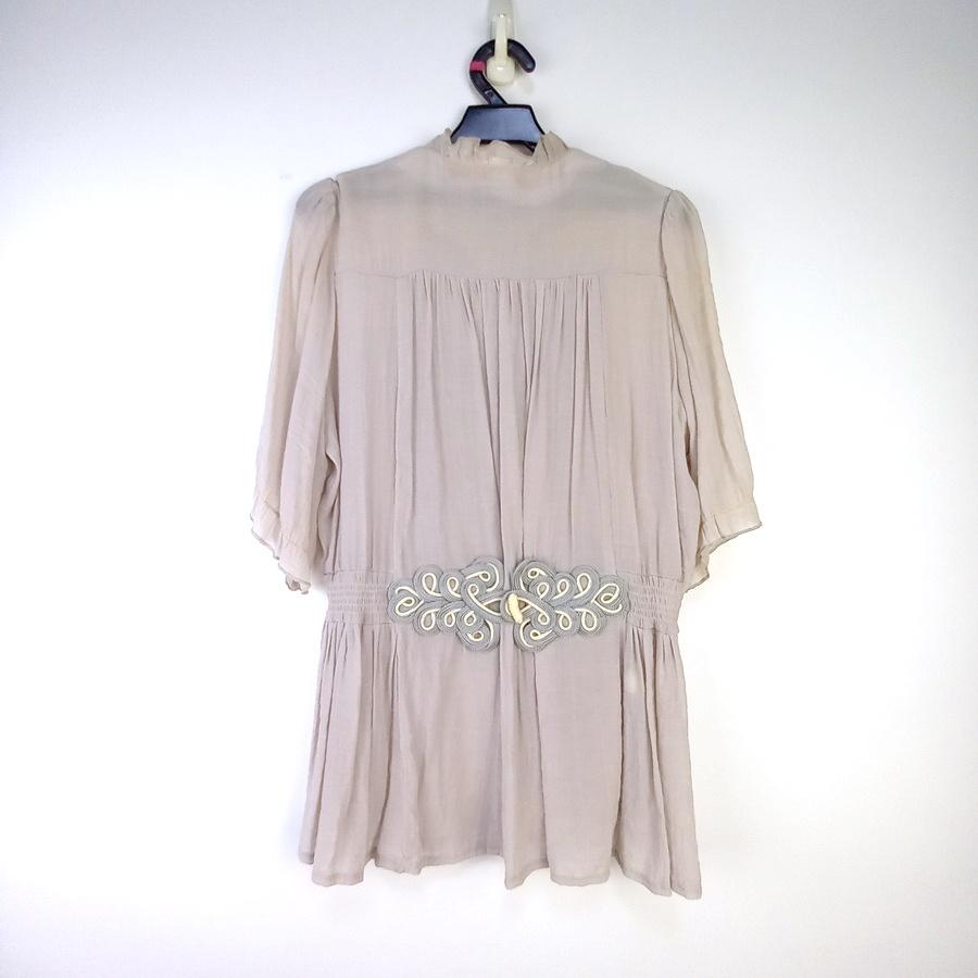 220802荷葉領中國結裝飾上衣二手袖子鬆緊帶已鬆掉-細節圖2