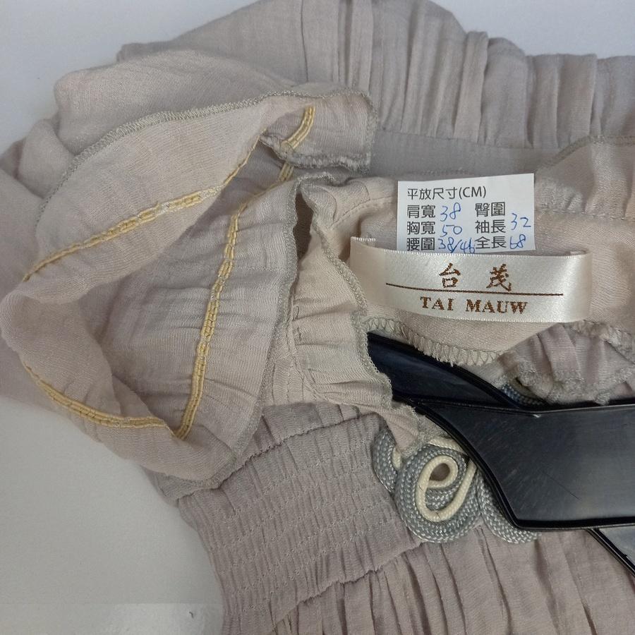 220802荷葉領中國結裝飾上衣二手袖子鬆緊帶已鬆掉-細節圖3