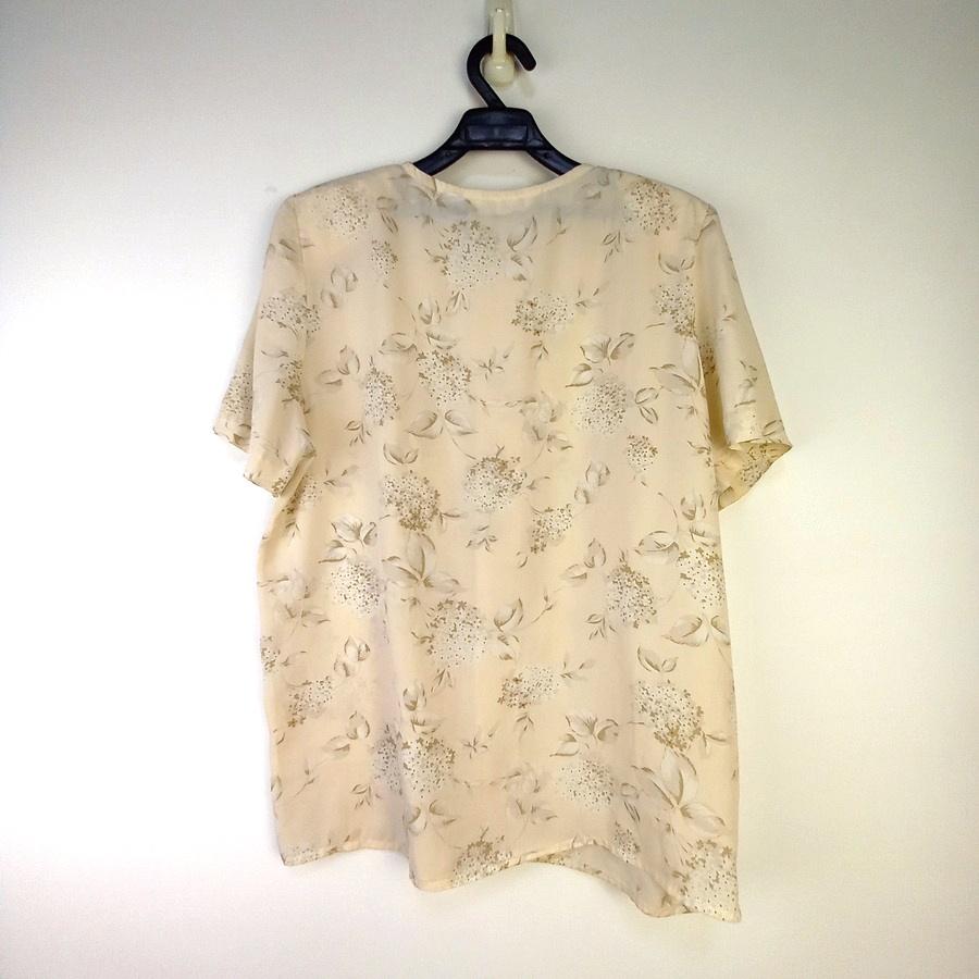 220802Ben Ma Shien淡粉紅白色花朵上衣 鈕扣不一樣二手-細節圖2