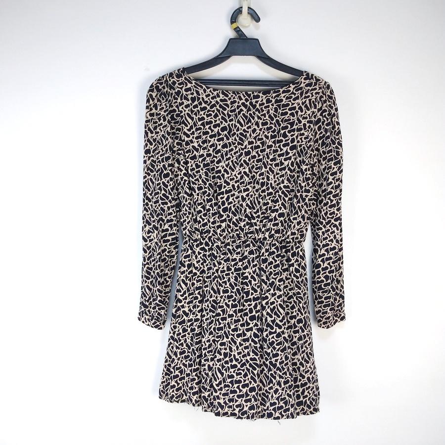 220801黑白不規則線條長袖洋裝.有一處勾紗 約23CM 二手-細節圖2