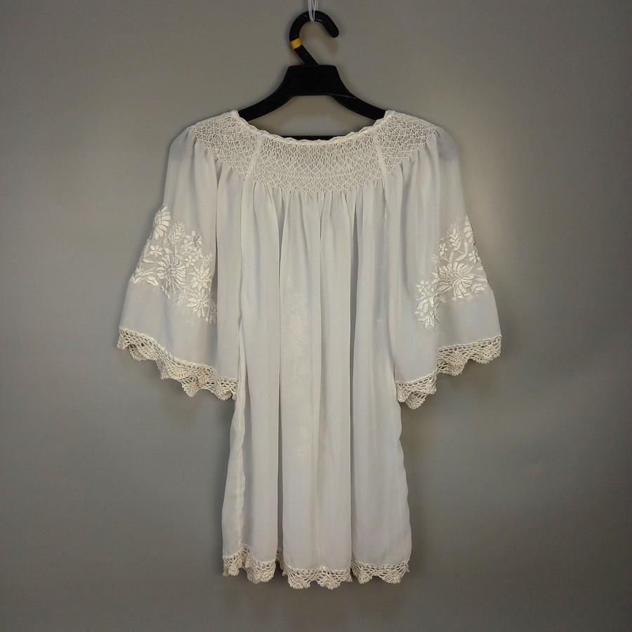 220901白色電繡花朵圖樣雪紡紗透膚上衣五分袖娃娃裝二手-細節圖2