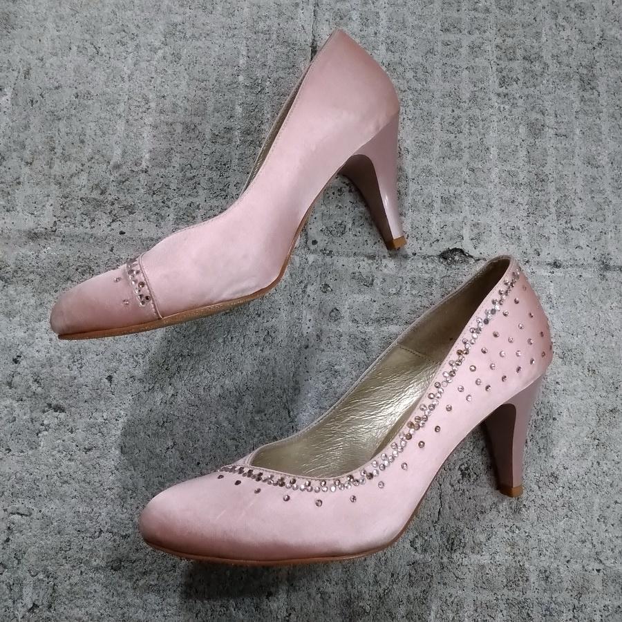 220301cumar粉色緞面圓頭高跟鞋6號半二手 enzo angiolini電繡花朵水鑽尖頭高跟鞋 晚宴鞋婚宴鞋-細節圖2