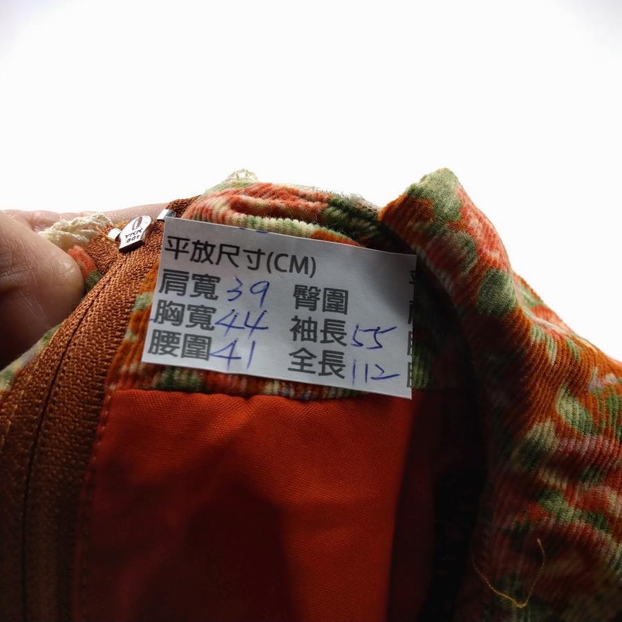 211204舊愛古著磚紅玫瑰滿版碎花燈絲絨白色蕾絲裝飾圓領蝴蝶結綁帶洋裝二手-細節圖3