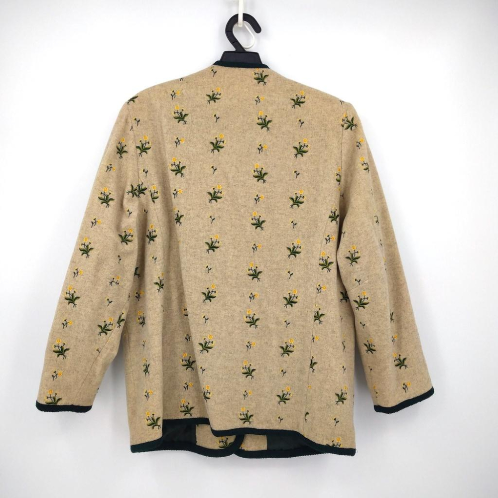 220103舊愛古著大地色淺駝色綠色電繡花朵毛料外套二手 40 袖子有黃漬-細節圖2