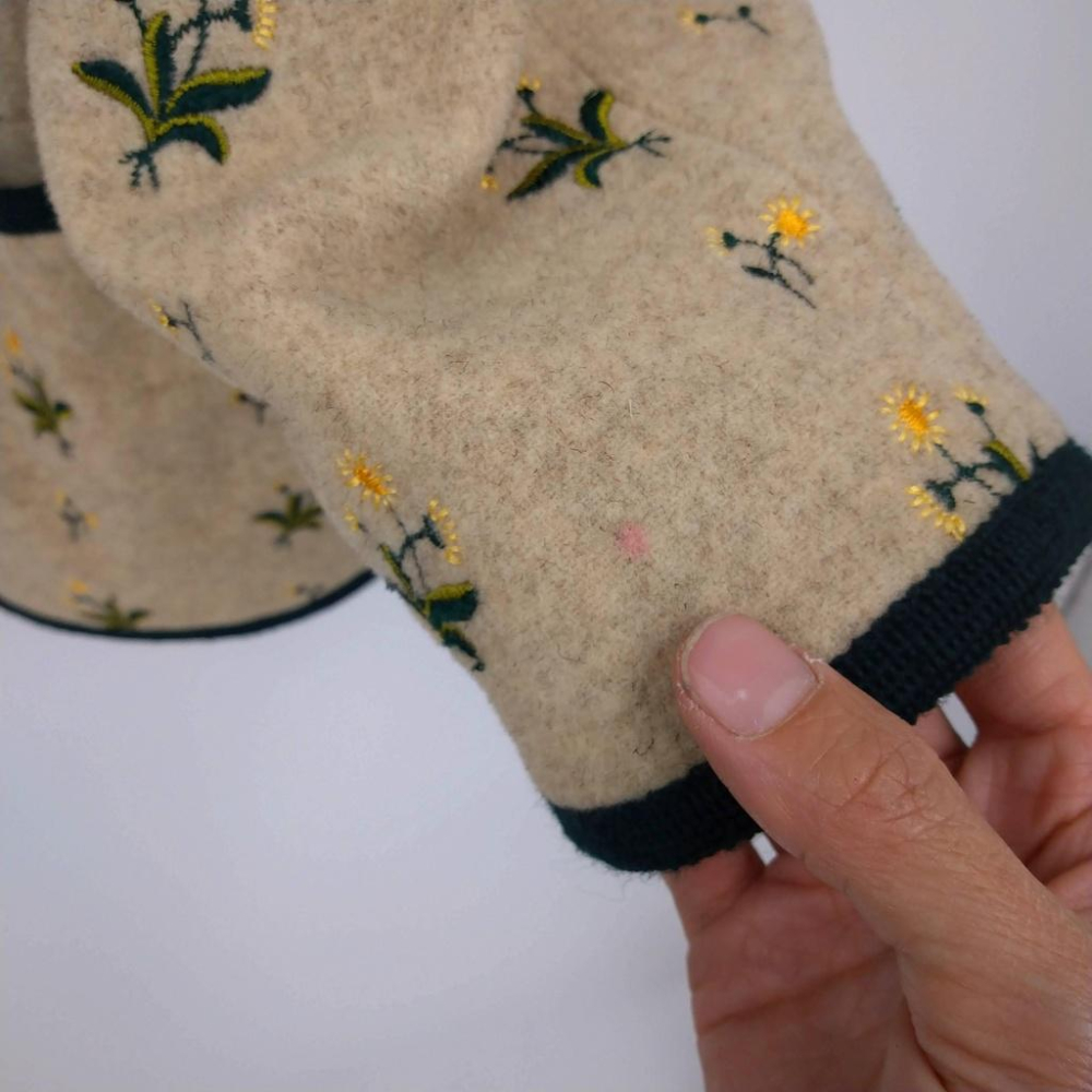 220103舊愛古著大地色淺駝色綠色電繡花朵毛料外套二手 40 袖子有黃漬-細節圖4