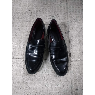211004ZARA WOMAN 黑色漆皮鉚釘裝飾紳士鞋 36