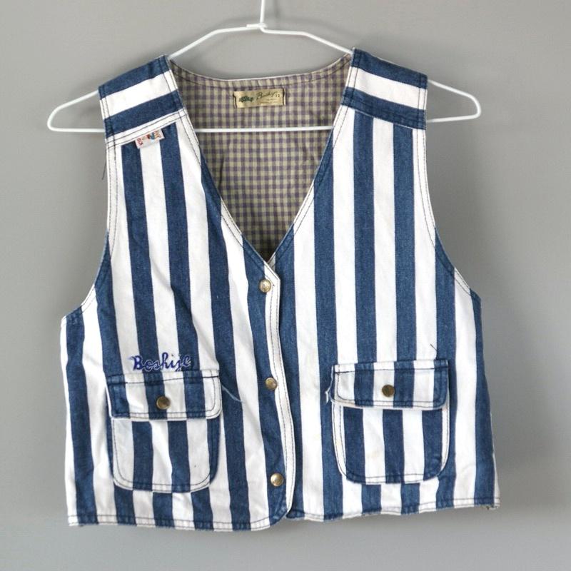 211201舊愛古著童趣風藍白條紋牛仔彩色英文電繡圖樣背心摩登7080年代嘻哈二手-細節圖6