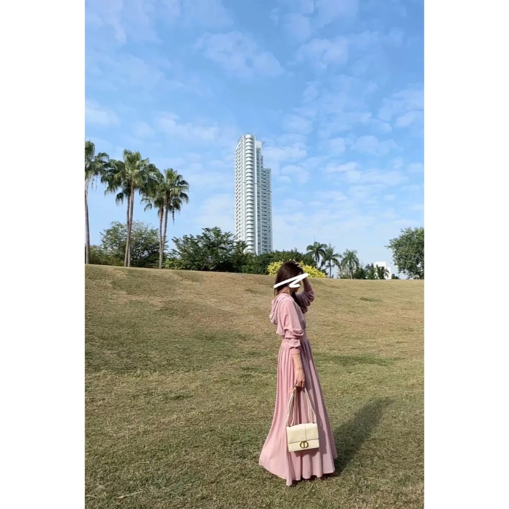 現貨♥︎ 赫米 闆娘實拍 ♥︎ 零死角！！率性不失優雅連身長洋裝  ops-細節圖3