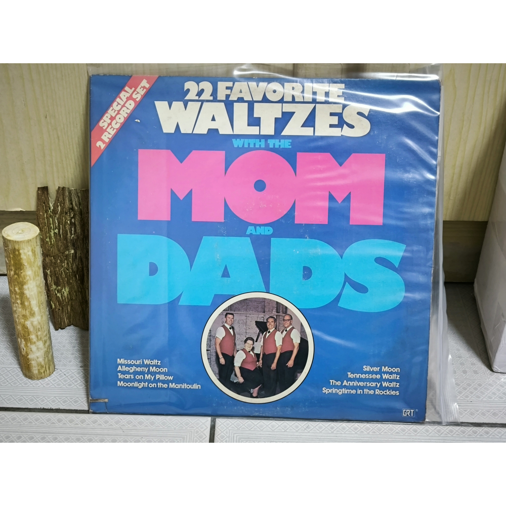 二手黑膠唱片-The Mom And Dads 22 Favorite Waltzes