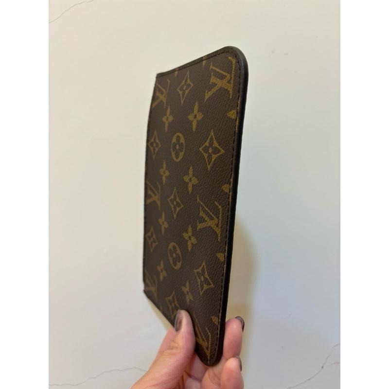 法國製 現貨商品 全新商品 專櫃正貨 LOUIS VUITTON 路易威登 經典老花手拿包-細節圖9