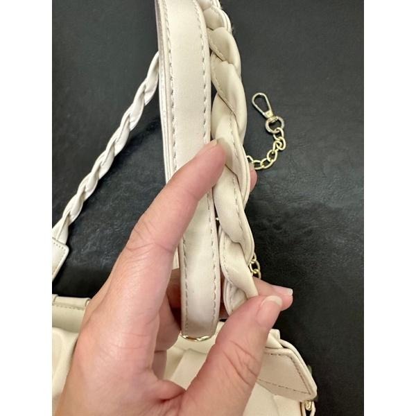 現貨商品 全新商品 奶油色超值感白色斜背小包包-細節圖2