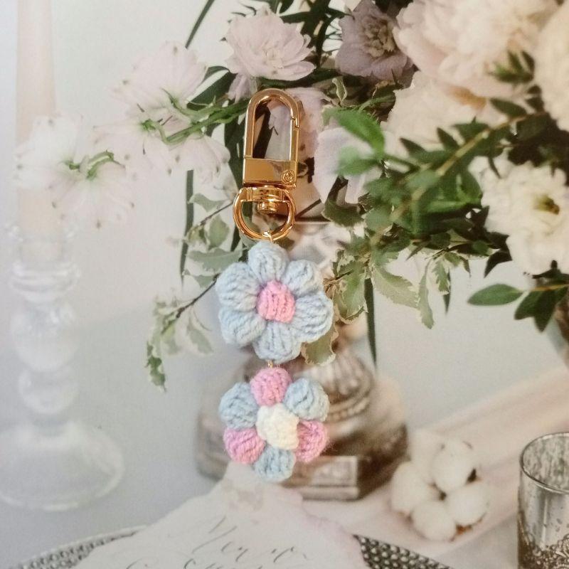 💟雙甯小舖💟 手工編織 一串小花 airpods吊飾 花朵 手鉤紗 鑰匙圈 手作-細節圖2